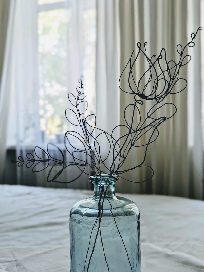 Tulips Wire Bouquet For Small Vase. Wall Sculpture. Minimalist Metal Flower Art image 8