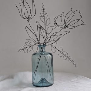 Tulips Wire Bouquet For Small Vase. Wall Sculpture. Minimalist Metal Flower Art image 3