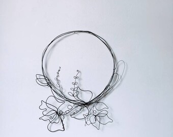 Wreath of Flowers wire wall art | Floral wall art |Handmade wire sculpture