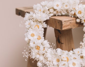 Petite couronne de fleurs séchées blanche