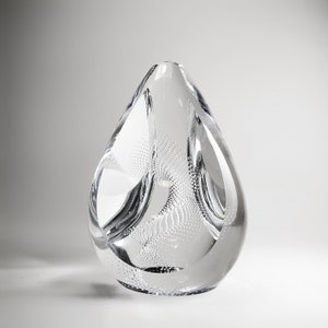 Sculptuur van geblazen glas - heldere druppel met bubbels erin - woonaccent - uniek cadeau - kunstglas voor verzamelaars - luxe design - premium