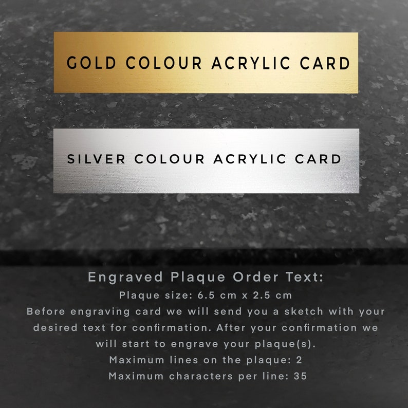 Puede incluir: Dos tarjetas rectangulares de acr&iacute;lico, una dorada y otra plateada, con el texto "GOLD COLOUR ACRYLIC CARD" y "SILVER COLOUR ACRYLIC CARD". La imagen tambi&eacute;n incluye detalles de grabado, con un tama&ntilde;o de placa de 6,5 cm x 2,5 cm.