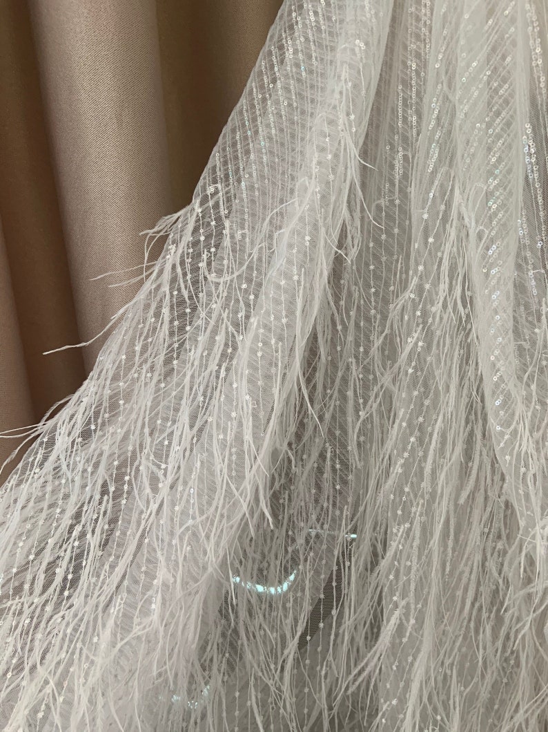 Rose Gold Luxury Ostrich Feather Mesh Lace Fabric 3D Feathers Sequin On Mesh Prom Fabric Bridal Evening Dress Quinceanera Gown Fashion Off White