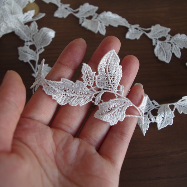 5 Yards Off White Venise Lace Trim With Retro Floral Leaves