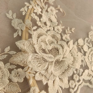 1Yards/Lot Champagne Lace Trim Embroiderd Lace With Retro Flowers Cotton Tulle Lace Mesh Lace Cream Lace For Craft Couture