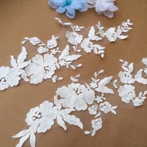 1 pair Off White Embroidered Lace Applique Tulle Collar Wedding Veil DIY Garment Decorative Accessories 37.5*14.5 cm