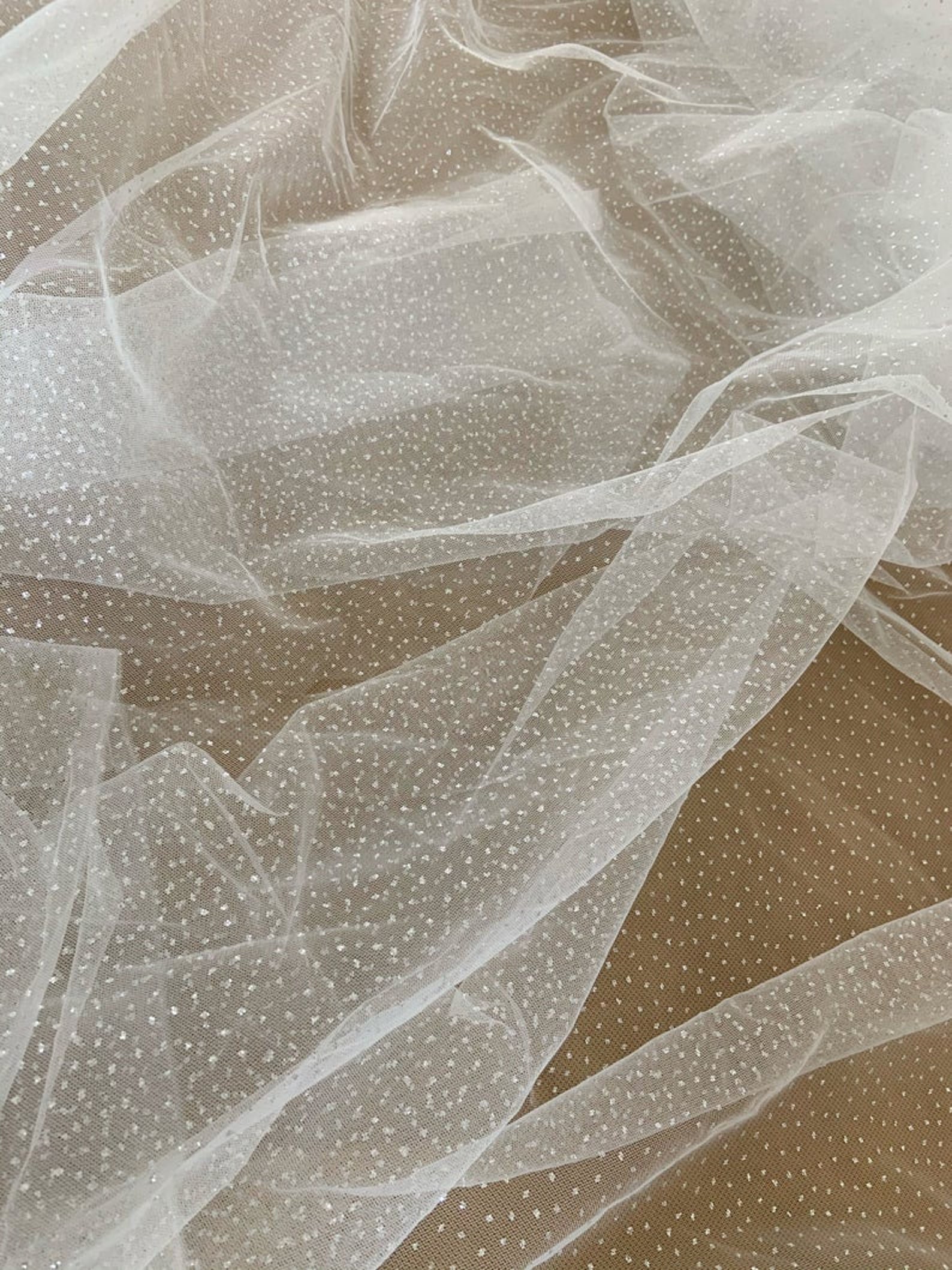Tong Gu Bronzing Mesh Glitter Fabric Lace Tulle Sequin for Wedding Bridal  Veil Sewing Craft DIY 59x39 inch/150x100 cm (White)