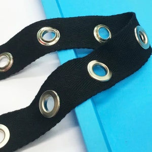 5 Meter Schwarz Punk Serie Nieten Spitze Borte Baumwollband Öse Nickel Augen Innen Öse Spitzen-Up Kleidung für Kleid Kleidung Home Nähen JINXIU16