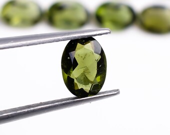 Natuurlijke moldaviet steen in ovale vorm 19 delig 11 kt 7 x 5 x 3 mm MT295