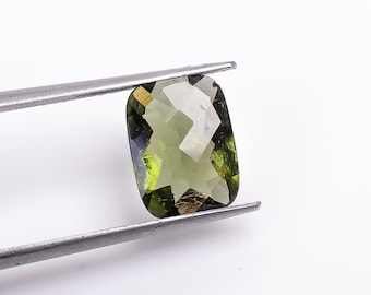 Moldavit, strahlenförmig, facettiert, 10 x 8 x 4 mm, MT-464