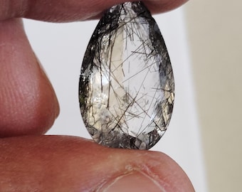 Piedra de cuarzo rutilado negro de 8 quilates, tallada en forma de pera, 20 x 12 x 6 mm.