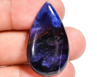 Sugilith Birnenförmiger Cabochon, loser Edelstein, 29 x 17 x 4 mm.