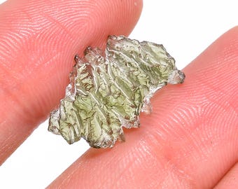 Roh-Moldavit-Edelstein 19 x 12 x 5 mm MT-832