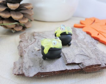 Cauldron earrings - Halloween earrings - polymer clay halloween earrings - potion earrings