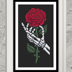 日本画【赤い薔薇】肉筆　直筆印あり 油彩画【薔薇】直筆サインあり作者不詳