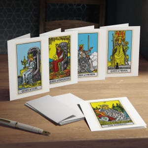Paquete de tarjetas de notas en blanco de papelería gótica de Queens of the Tarot, regalo de bruja para los amantes del tarot, nota de manifestación de Fairycore de la Academia Oscura (paquete de 5)