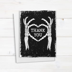 Tarjeta de agradecimiento gótica con manos de corazón y esqueleto, papelería de boda bruja A2 (CANT. 10)