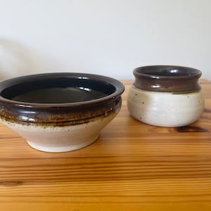 Set of 2 small ceramic jars/bowl