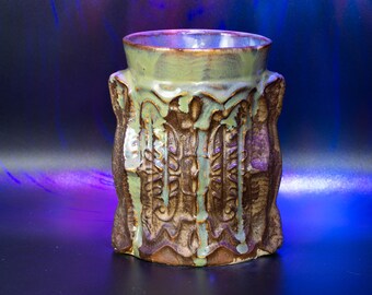 Carved gothic pint glass