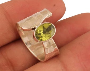 Hammered Natural Peridot 925 Sterling Silver Ring Gifts Idea, Handmade Silver Designer Fancy Band Ring For Women Wedding Anniversary