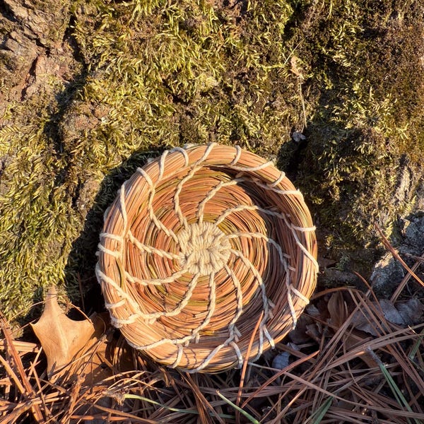 Handwoven Pine Needle Coin Dish — Natural, Rustic Small Basket for Jewelry or Keys