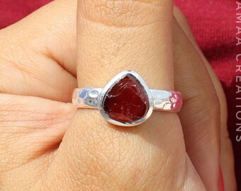 Raw Red Garnet Silver Ring | Natural Trilliant Red Garnet Hammered Ring | Sterling Silver 925 | January Birthstone | Handmade Jewelry