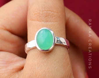 Chrysoprase Silver Ring | Natural Chrysoprase Oval Cabochon Dainty Hammered Ring | Sterling Silver 925 | Handmade Jewelry
