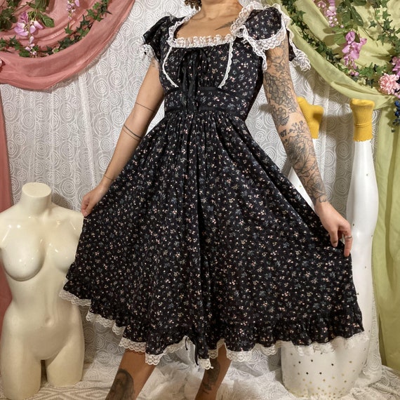 70s Cottagecore Floral Maxi Dress with Lace Detail