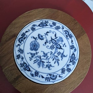 Wood and Porcelain Trivet