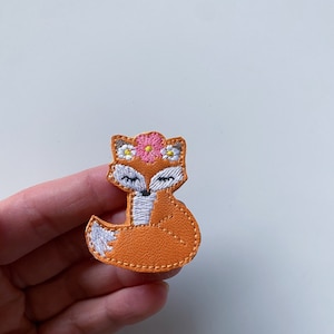 Fox feltie file, Fox with flower crown, Woodland machine embroidery design