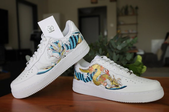 Кастомные Nike Air Force 1 дракон