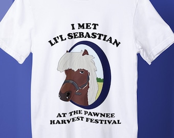 Lil Sebastian Harvest Festival Pawnee Maglietta a maniche corte unisex da uomo e da donna Parks and Rec