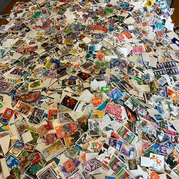 GB Stamp Mix - 1000+ Commemorative, Machin & Wilding Stamps picked at random from a large collection for collecting, sorting and crafting