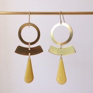 Handmade earrings *Blake & Mortimer*, women's jewel, raw brass, long yellow drop sequin, golden circle sequin, rectangle sequin