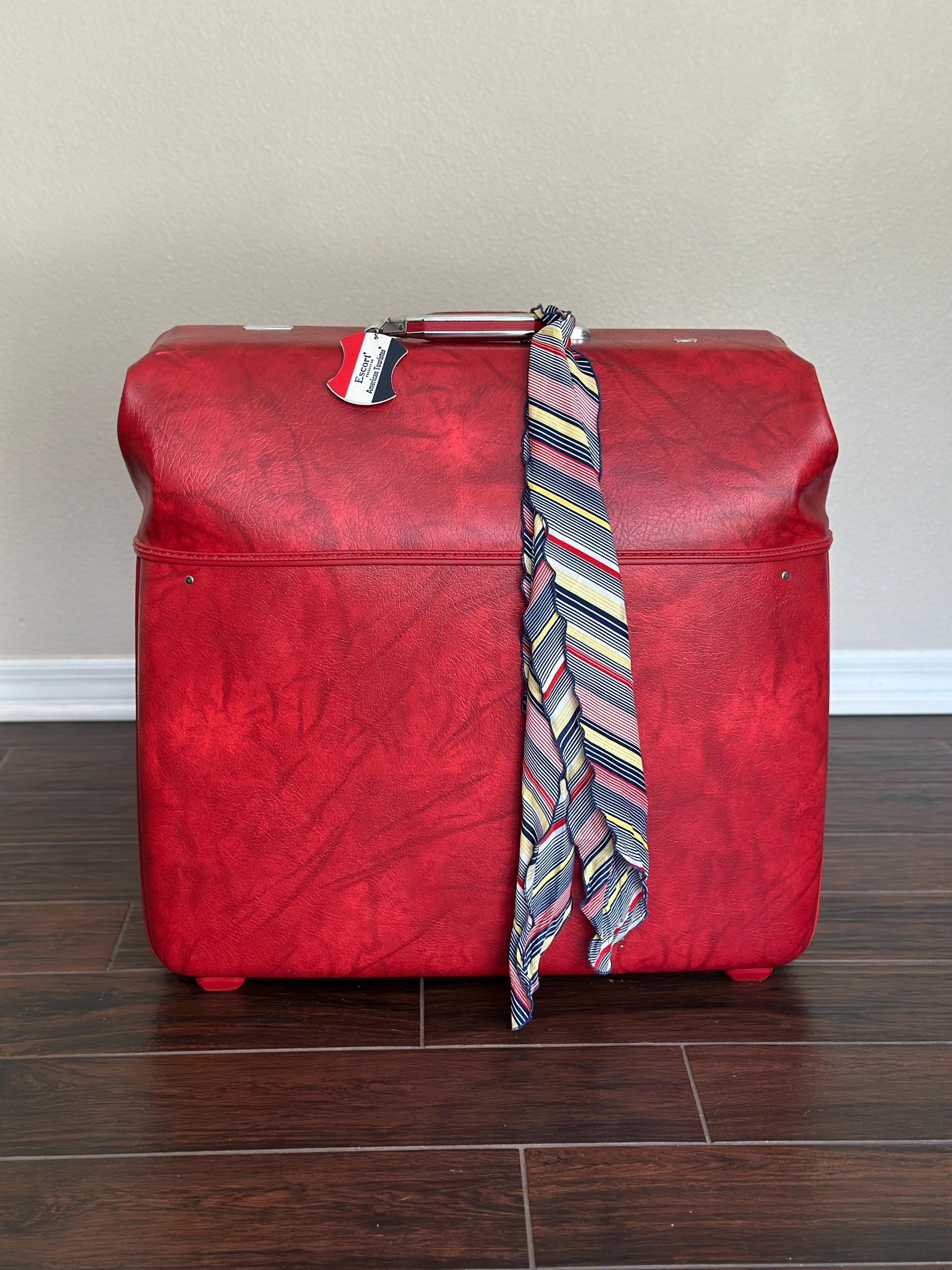 American Tourister Escort Red Faux Leather Hardside Garment Bag