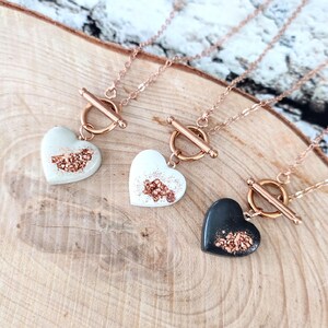 Betonschmuck Herz Kette Roségold, Kupfer Herzanhänger, Edelstahl Halskette Knebelverschluss, Herzkette Geschenk Frauen Geburtstag Abschluss