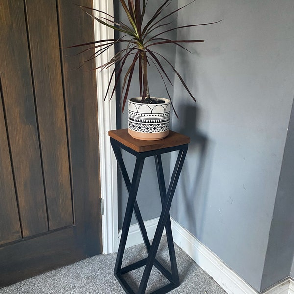 Plant stand table