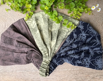 Bandana hairband muslin mud with black floral pattern dark blue with white