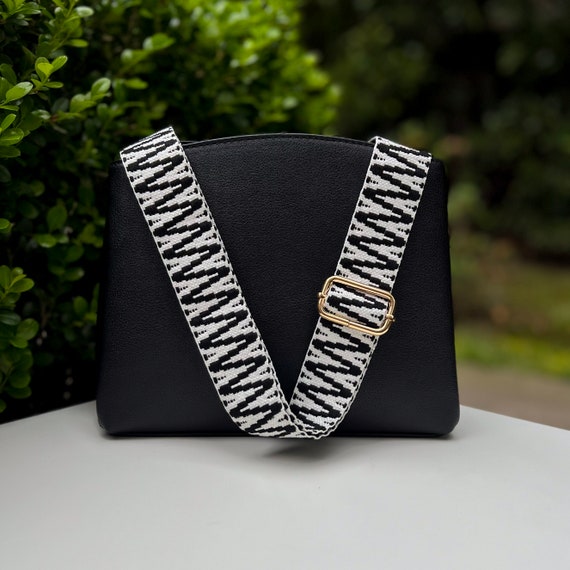 Black White Zig Zag Striped Crossbody Guitar Purse Strap  display picture 2