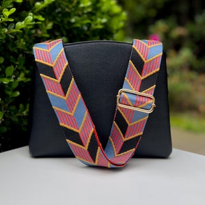 Rot Blau karierte Chevron Crossbody Gitarren-Geldbeutel, verstellbarer schwarzer Handtaschenersatz, gestreifte Kamera-Handytasche, burgund-kastanienbraun