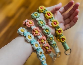 Macrame Flower Woven Keychain Wristlet Bracelets, White Blue, Pink, Yellow, Green Daisy Phone Charms, Floral Hand Woven Boho Gold Key Ring