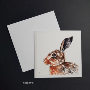 Brauner Hase - 15x15cm quadratische Grußkarte mit weißem Umschlag. 300g Karton gehämmert.