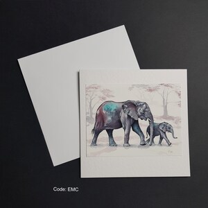 Elefante madre y cría: tarjeta de felicitación cuadrada de 6 x 6 pulgadas con sobre blanco. Cartulina martillada de 300 g.