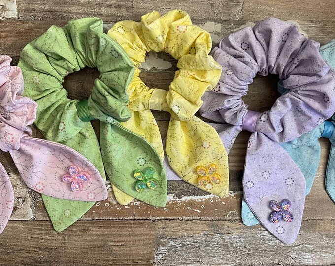 Spring Scrunchies, Pastel Scrunchies, Scrunchie with Bow, Floral Scrunchie, Cotton Scrunchie, LUKDesignsBoutique, (RG004)