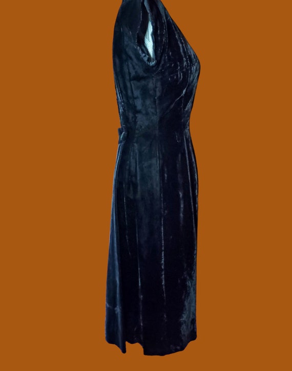 Gorgeous 1950's Jane Hodges black velvet dress! - image 4