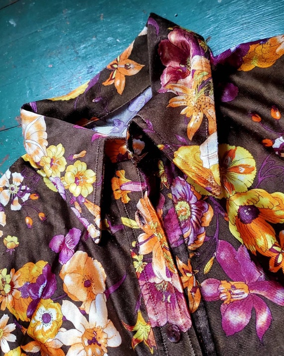 Gorgeous bright vintage floral polyester 70's blo… - image 4