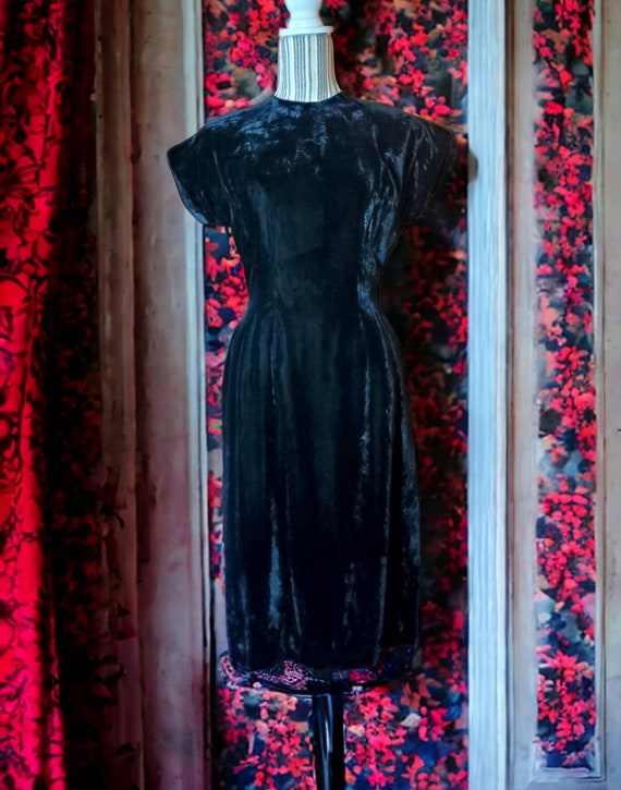 Gorgeous 1950's Jane Hodges black velvet dress! - image 2