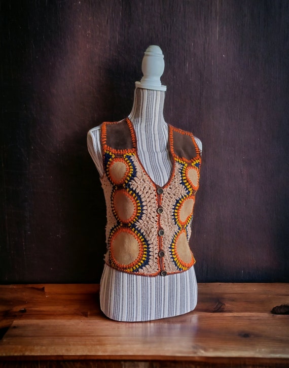 Vintage 60's-70's crochet and leather vest - image 2