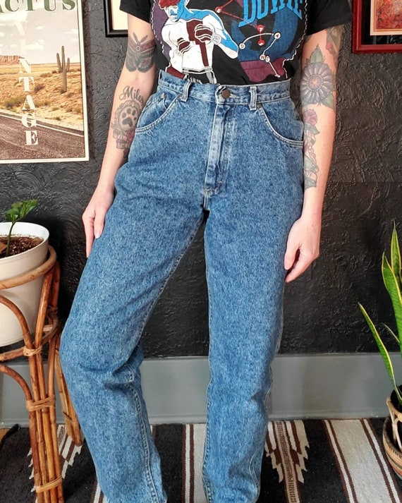 Vintage 80's high rise stone wash Lee Jeans - image 5