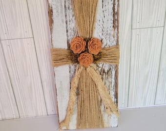 Rustic Jute Cross on Weathered Wood: Farmhouse Christian Wall Decor